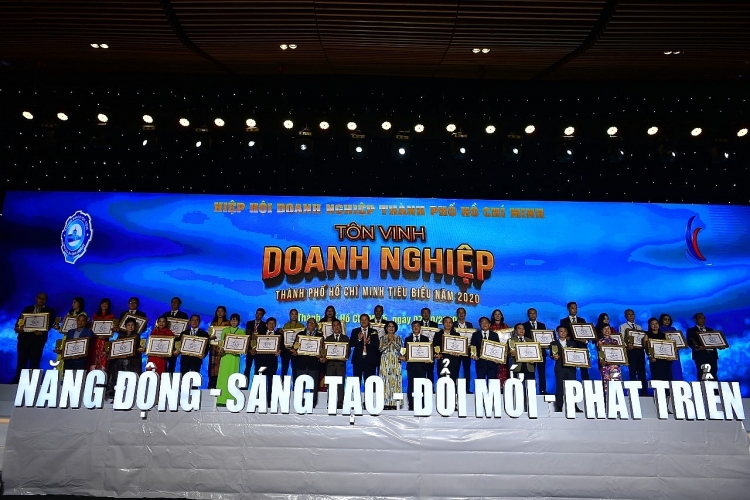 BIENDONG POC được tôn vinh Doanh nghiệp   Doanh nhân TP. HCM tiêu biểu năm 2020
