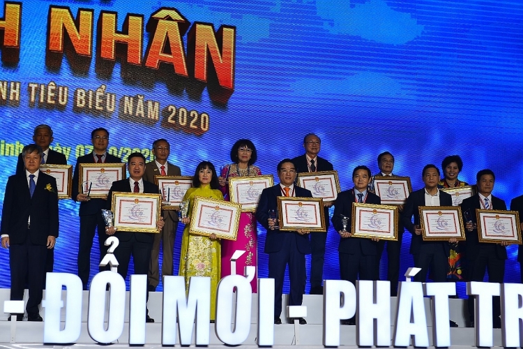 BIENDONG POC được tôn vinh Doanh nghiệp   Doanh nhân TP. HCM tiêu biểu năm 2020