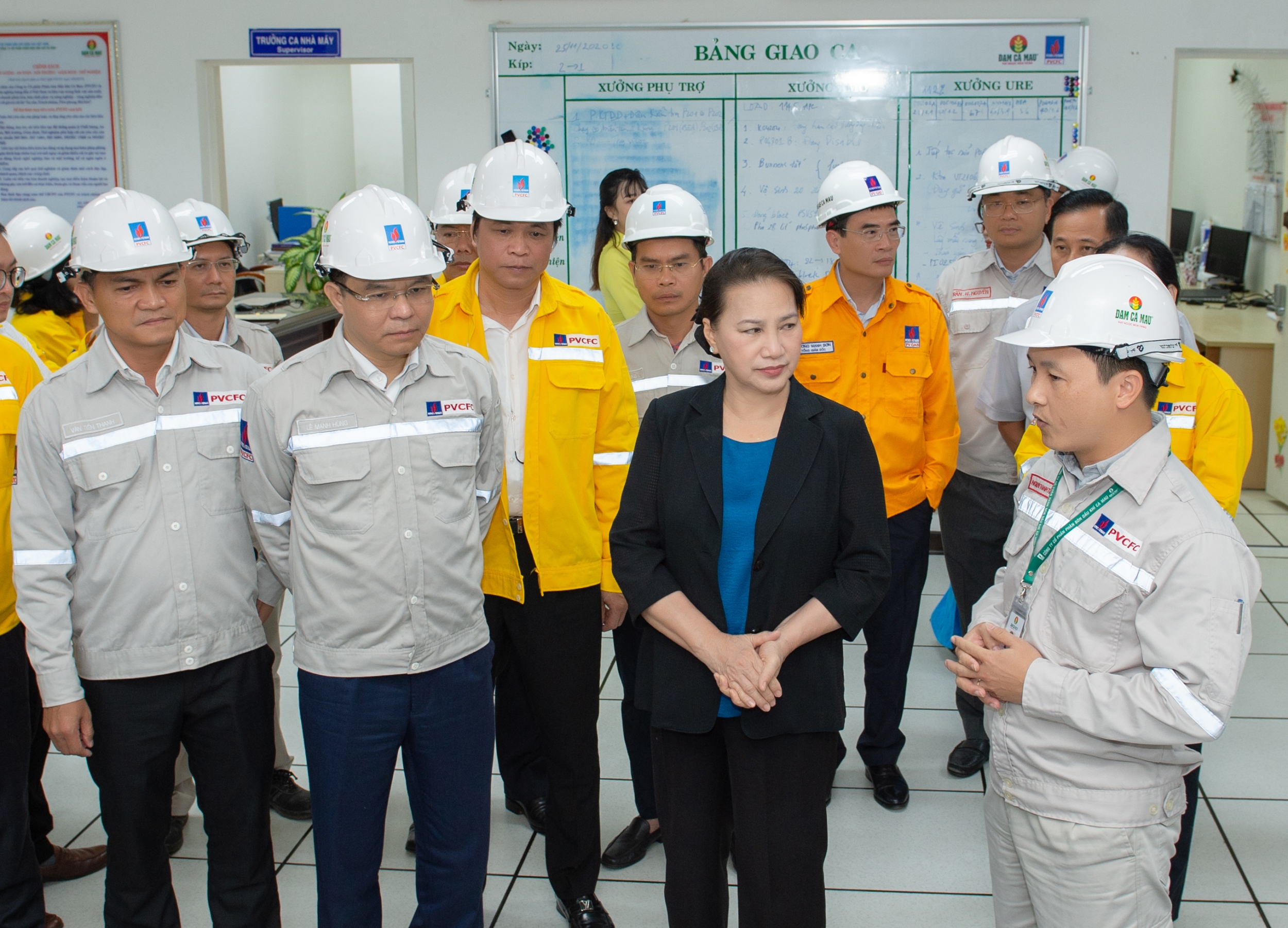 Chủ tịch Quốc hội Nguyễn Thị Kim Ngân: Cụm Khí - Điện - Đạm Cà Mau là hình mẫu của Petrovietnam