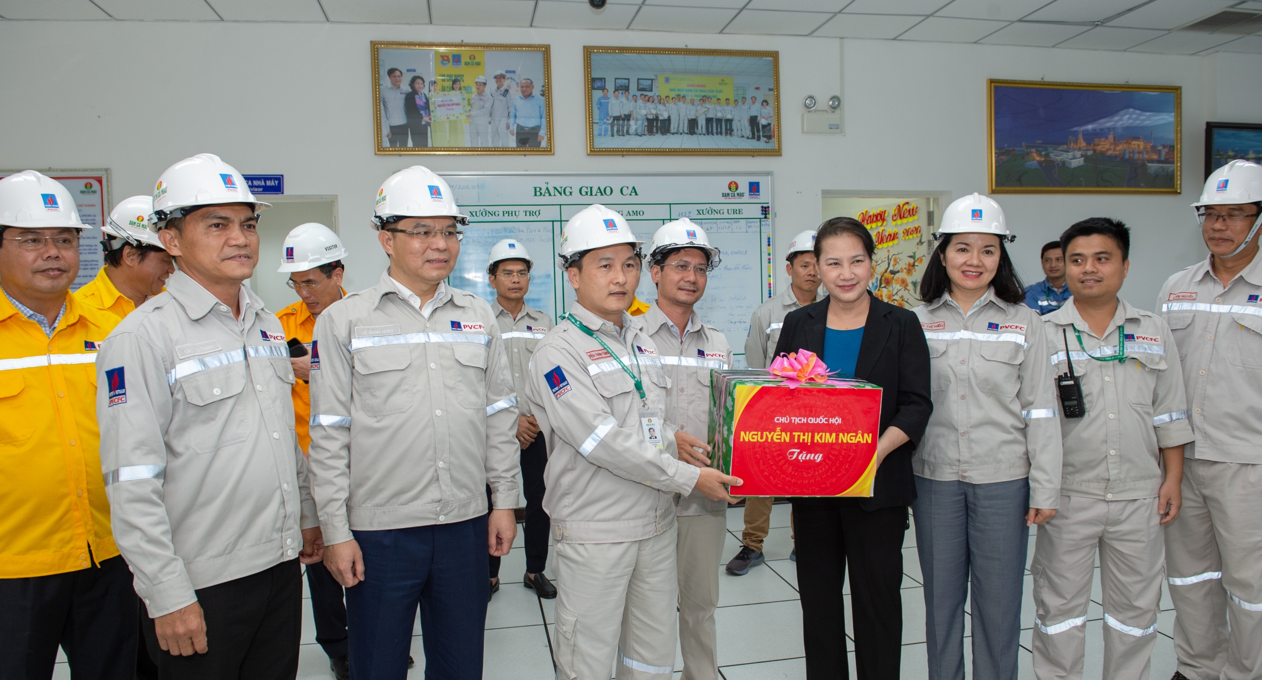 Chủ tịch Quốc hội Nguyễn Thị Kim Ngân: Cụm Khí - Điện - Đạm Cà Mau là hình mẫu của Petrovietnam