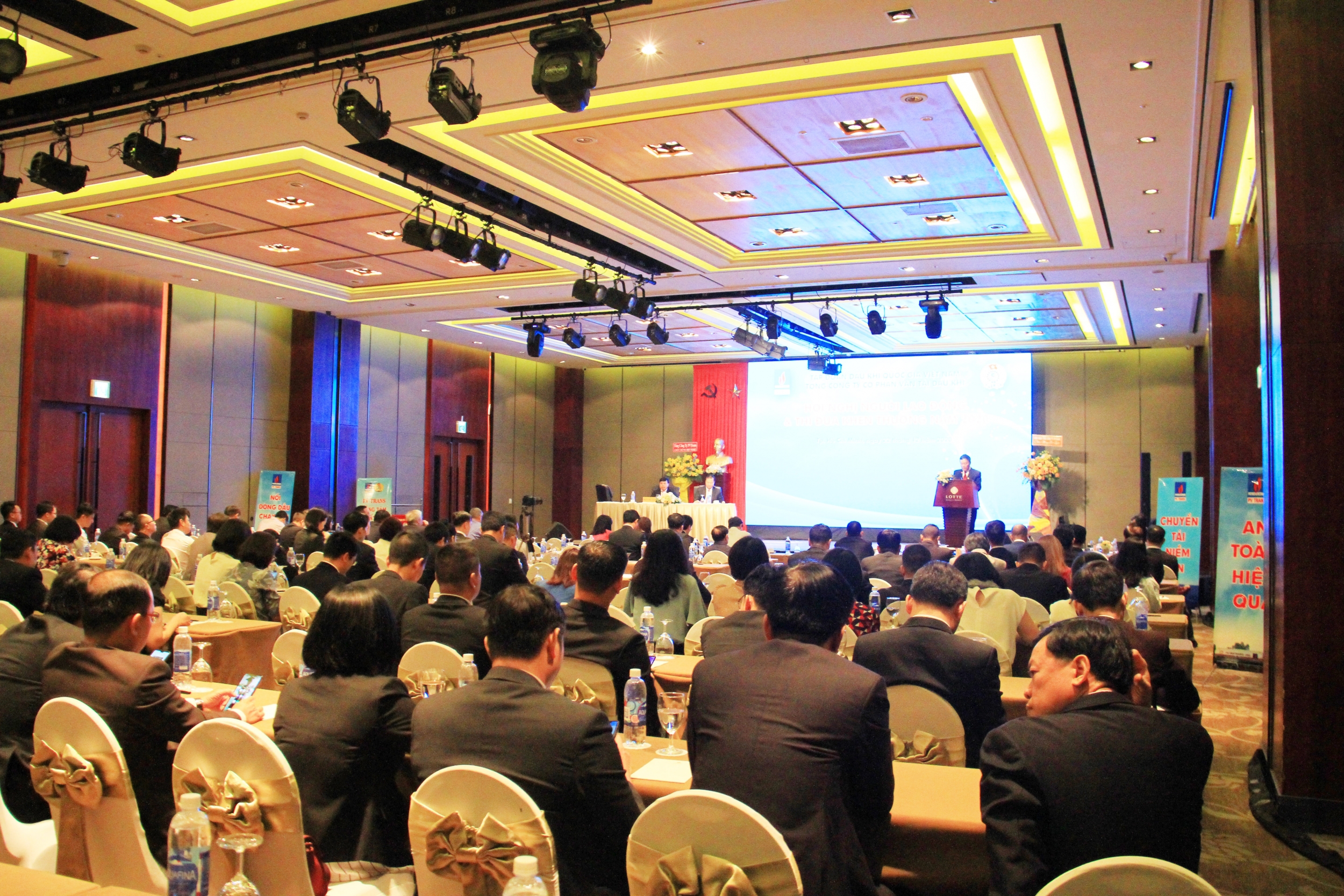 Năm 2020, vượt “khủng hoảng kép”, PVTrans hoàn thành vượt mức các chỉ tiêu quan trọng
