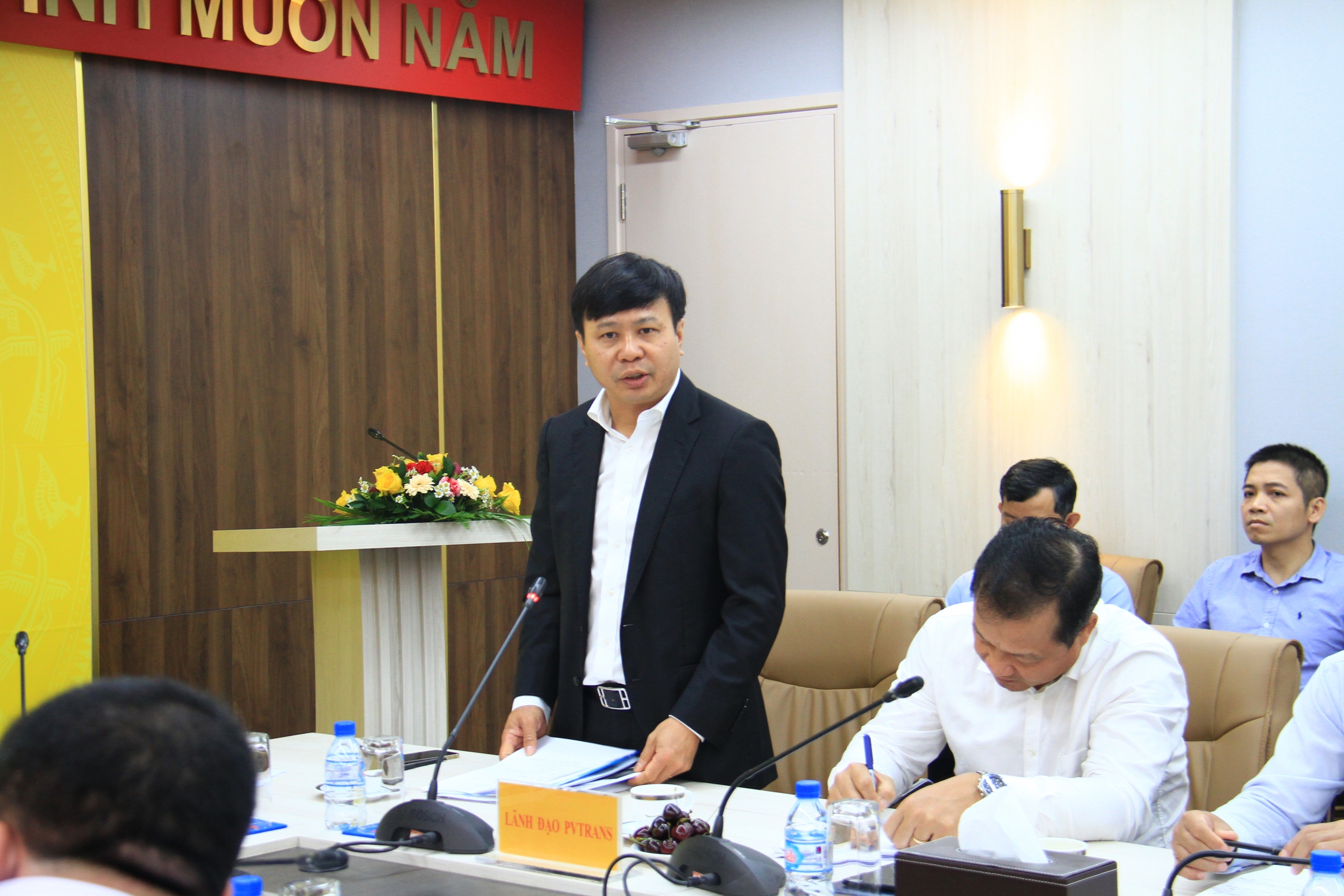Chủ tịch HĐTV Petrovietnam Hoàng Quốc Vượng làm việc với PVTrans