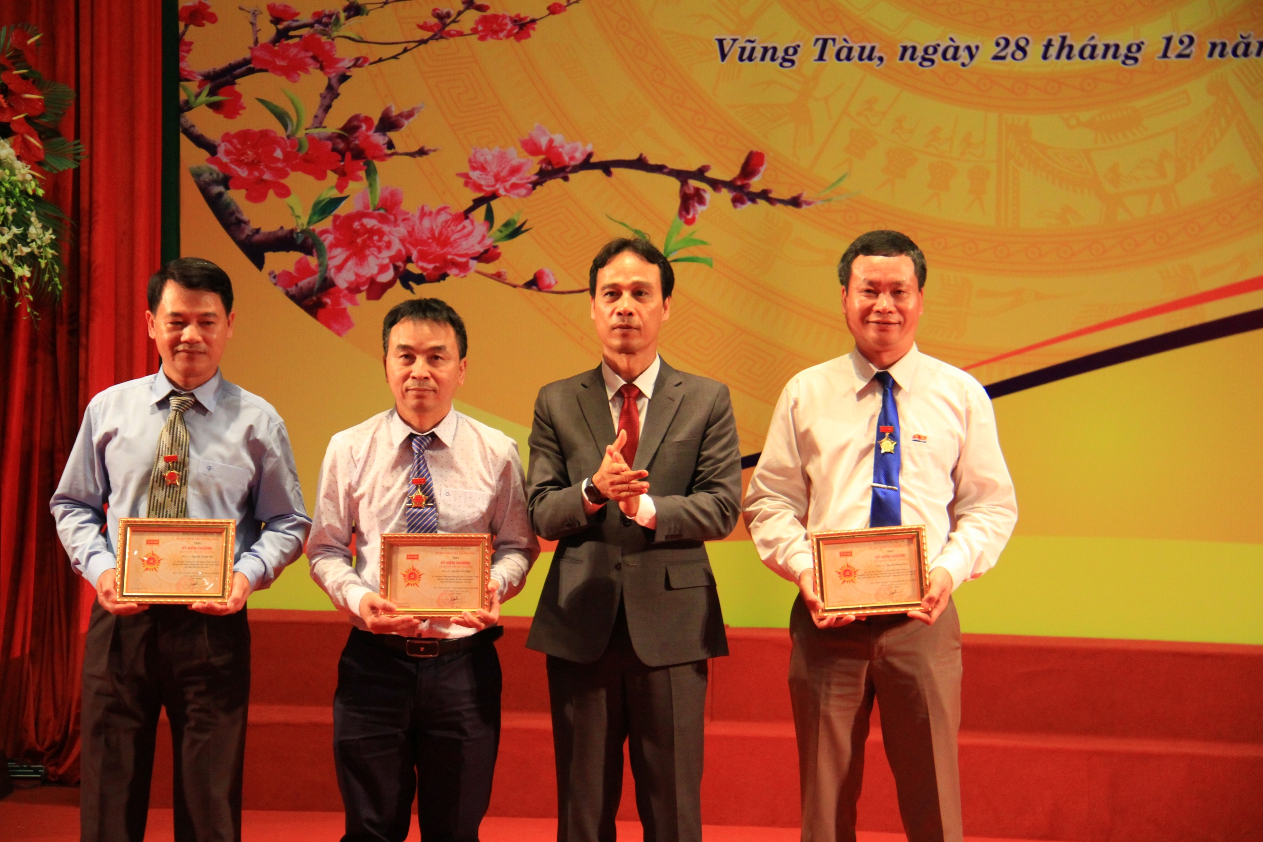 Vietsovpetro tổ chức thành công Hội nghị tổng kết công tác Đảng năm 2020, triển khai nhiệm vụ và Hội nghị Người lao động năm 2021