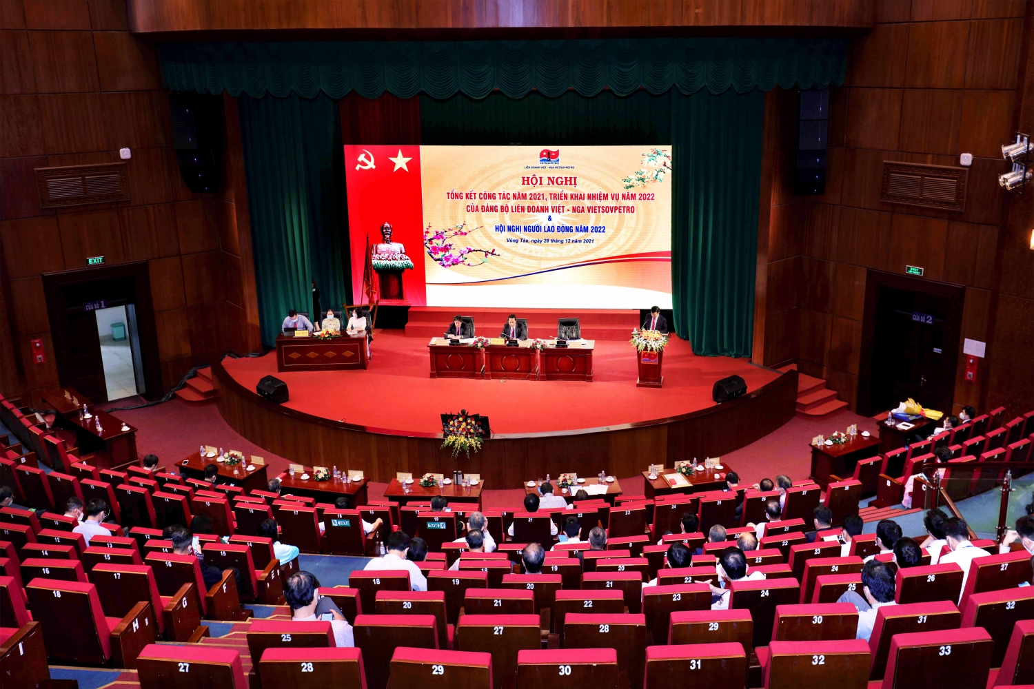 Vietsovpetro tổ chức Hội nghị Tổng kết công tác Đảng năm 2021 và Hội nghị Người lao động năm 2022 Vietsovpetro tổ chức Hội nghị Tổng kết công tác Đảng năm 2021 và Hội nghị Người lao động năm 2022