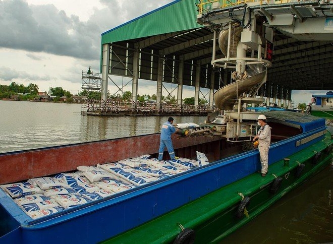 Phân bón Cà Mau vinh dự đạt ”Top 10 Doanh nghiệp niêm yết có Báo cáo Thường niên tốt nhất năm 2021”