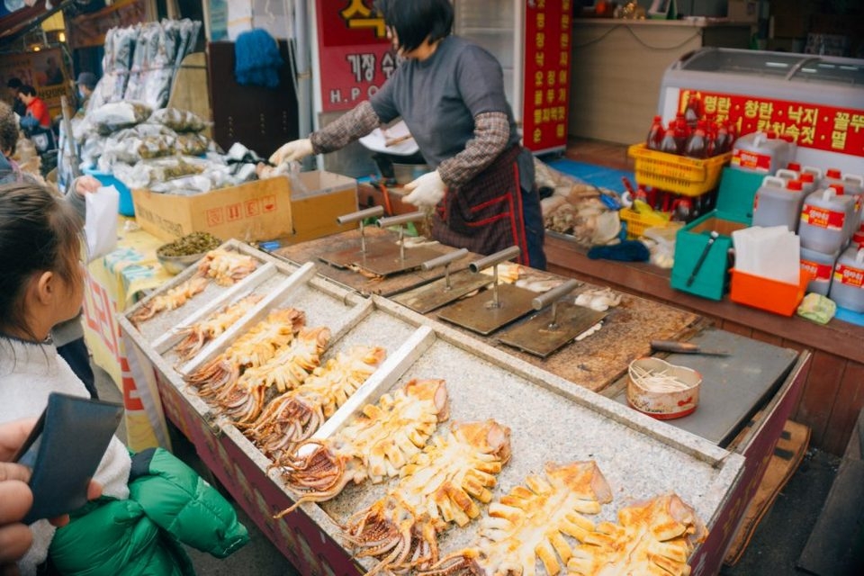 Khám phá ngôi chùa cổ bên bờ biển ở Busan, Hàn Quốc