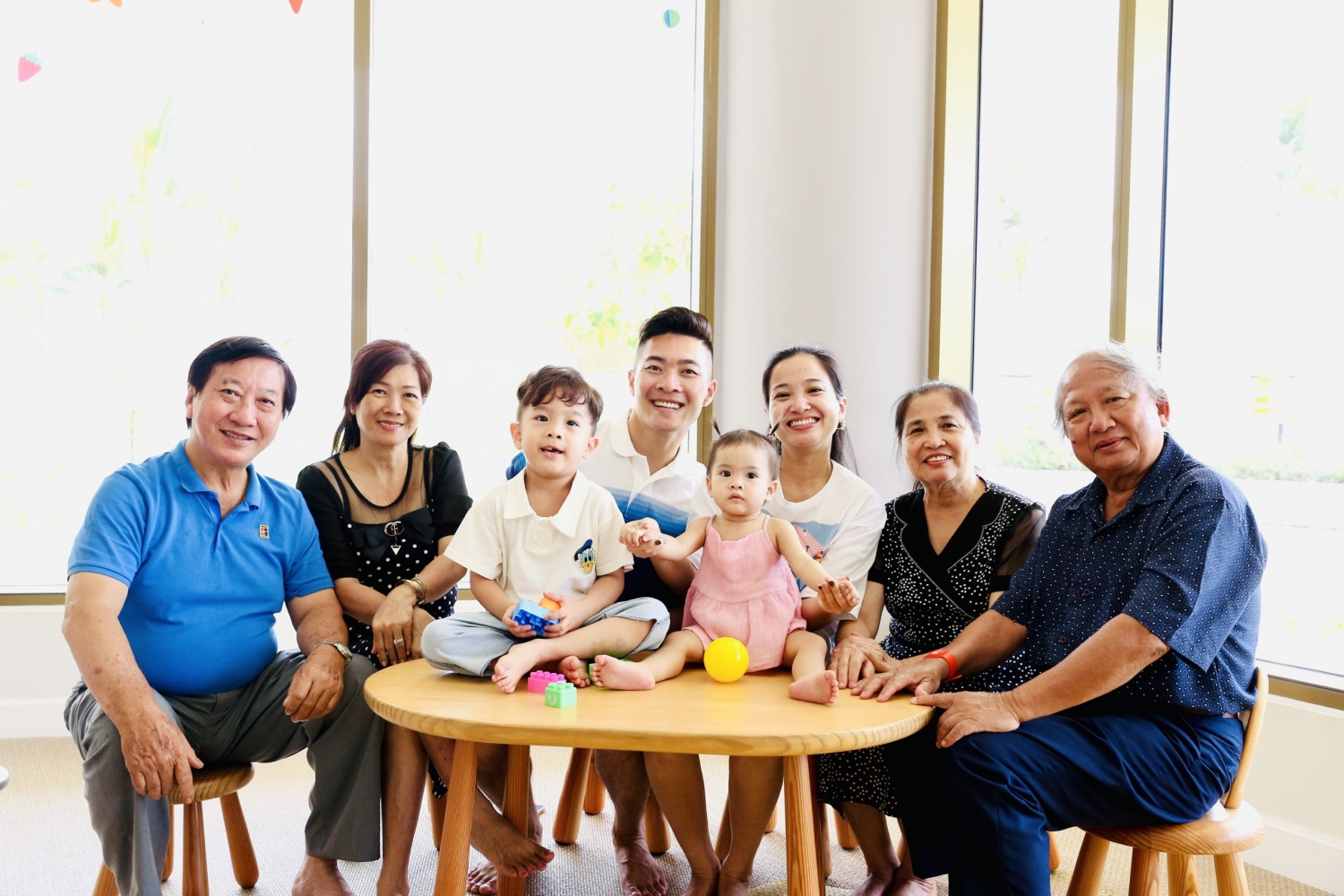Quốc Cơ mong muốn được ở gần ba mẹ để tiện chăm sóc và gia đình được vui vầy bên nhau mỗi ngày