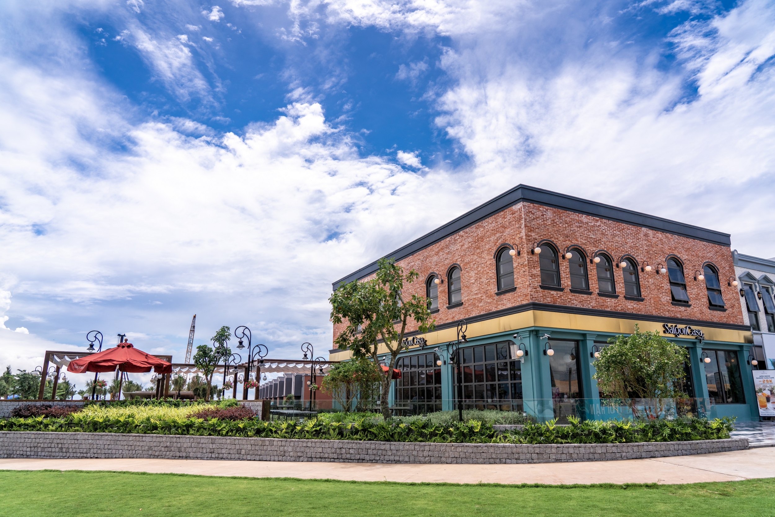 Saigon Casa Café tại shophouse mặt tiền đường ven biển thuộc phân kỳ The Tropicana của dự án NovaWord Hồ Tràm phù hợp cho du khách uống cà phê, thư giãn, chụp ảnh... Nguồn ảnh: Novaland