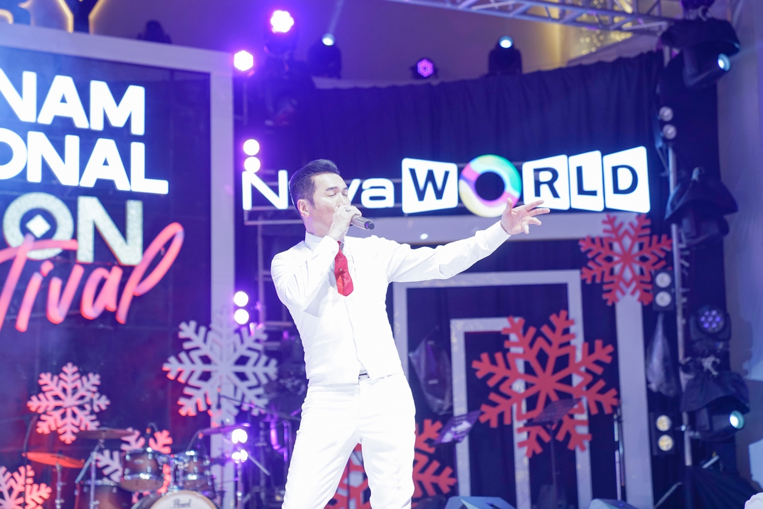 Bế mạc chuỗi hoạt động của Vietnam International Fashion Festival (VIFF)  2021, diễn ra tại Novaland Gallery