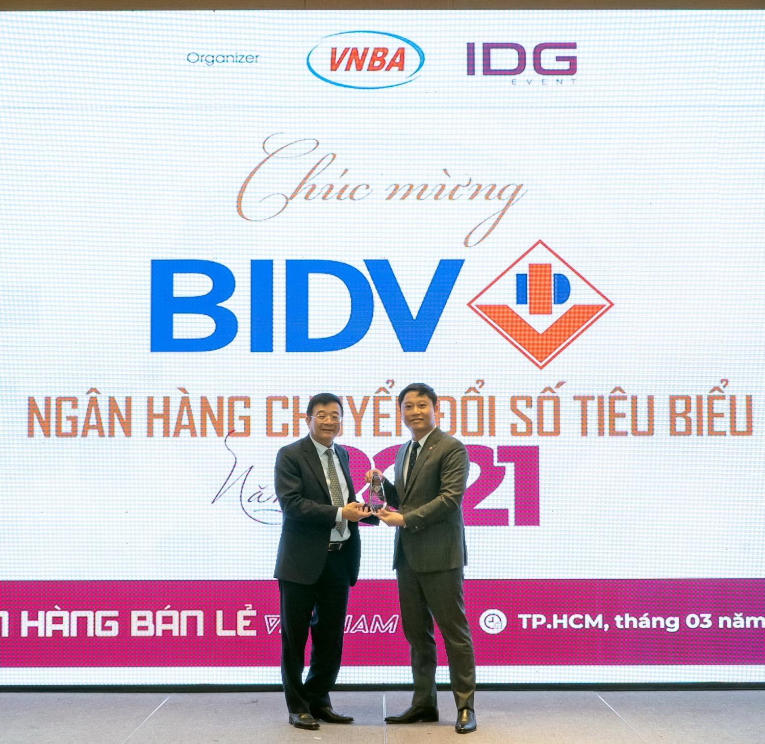 BIDV nhận đồng thời 04 giải thưởng Ngân hàng Việt Nam Tiêu biểu