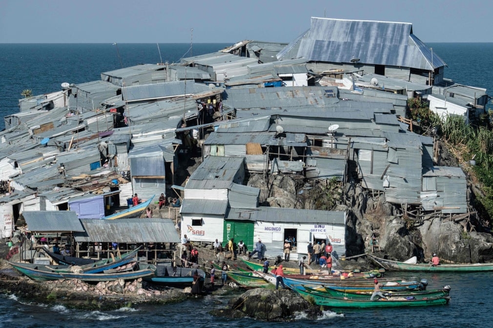 cuoc-song-chat-choi-o-hon-dao-nho-nhat-the-gioi-migingo-12