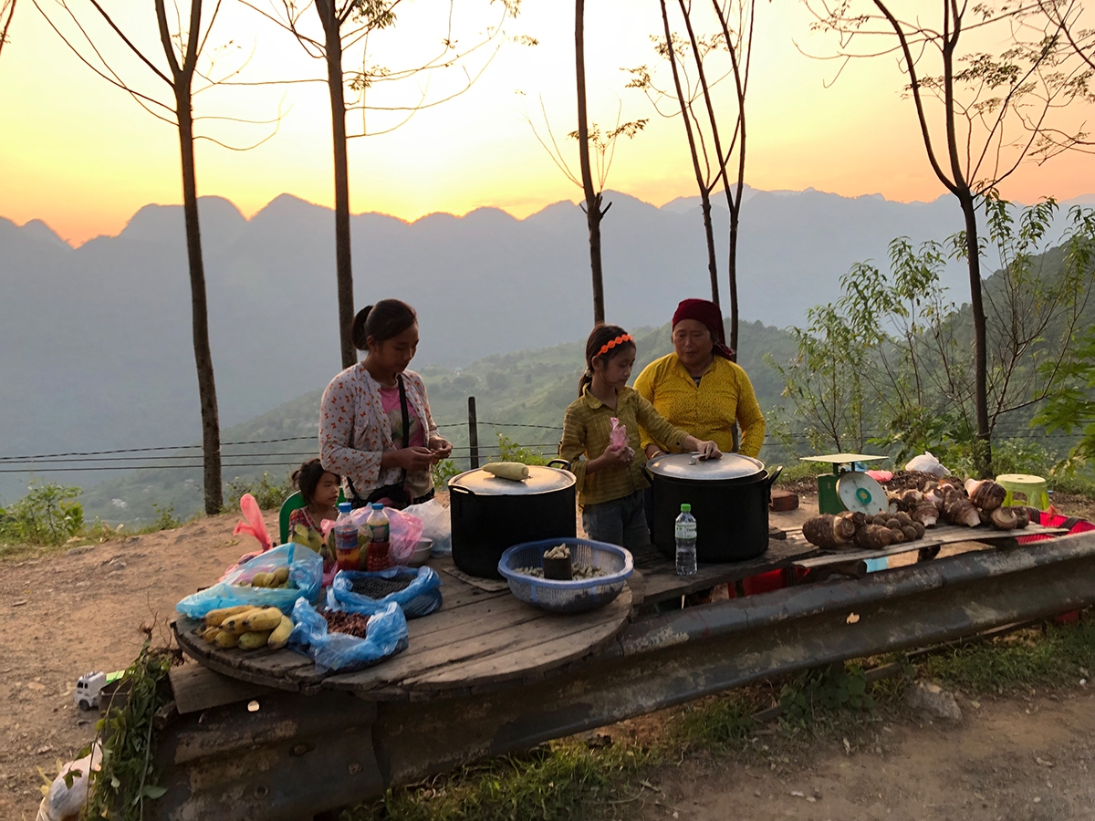 Trải nghiệm sản phẩm du lịch “Đường Hạnh Phúc - con đường máu và hoa”