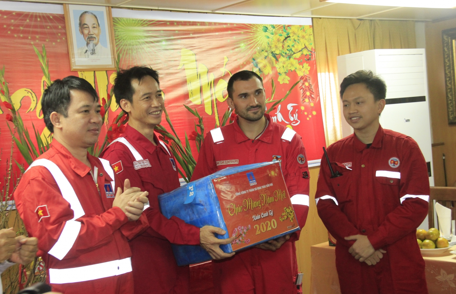 lanh dao pvn tham va lam viec tren gian stv cpp va cntt so 2