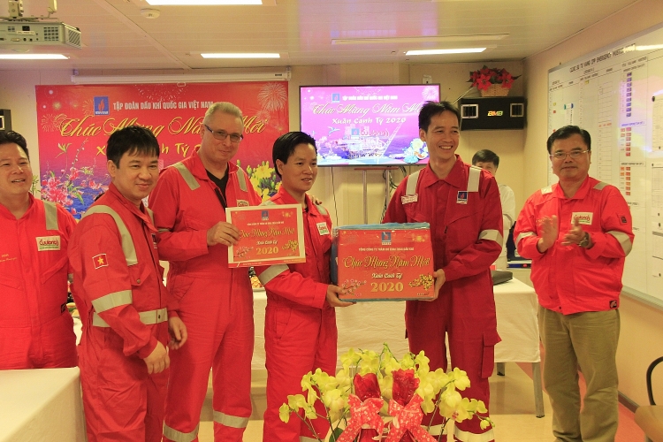 lanh dao pvn tham va lam viec tren gian stv cpp va cntt so 2