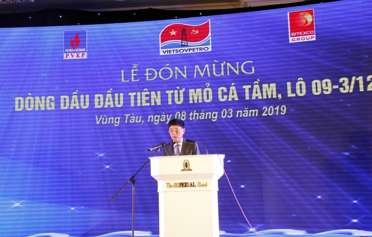 don dong dau dau tien tu mo ca tam niem vui chung cua ca nuoc
