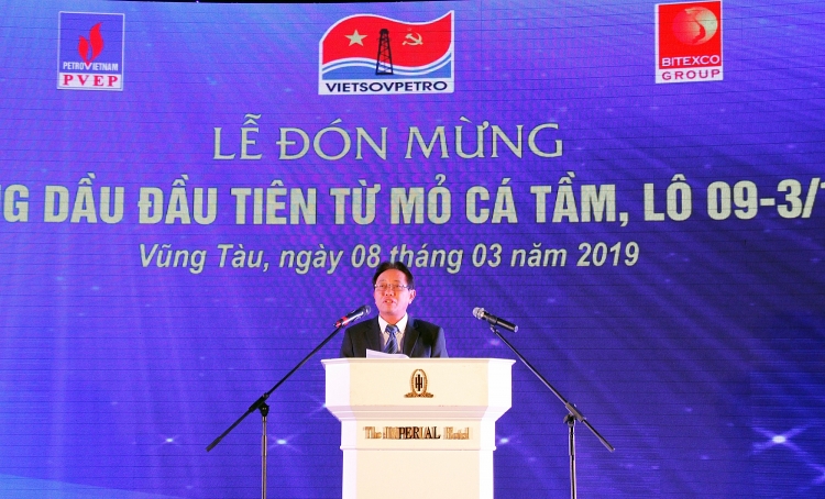 don dong dau dau tien tu mo ca tam niem vui chung cua ca nuoc