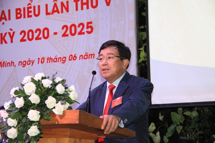 quyet liet doi moi vi su phat trien ben vung