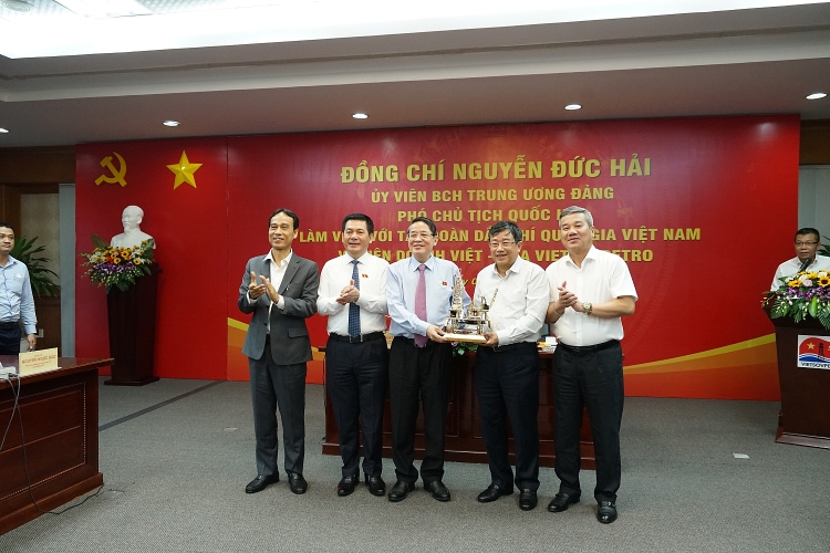 Đoàn công tác của Quốc hội làm việc với Petrovietnam và Vietsovpetro