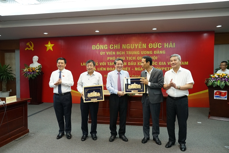 Đoàn công tác của Quốc hội làm việc với Petrovietnam và Vietsovpetro