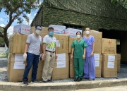Công đoàn PVFCCo trao tặng gần 14.000 bộ bảo hộ, khẩu trang N95 cho đội ngũ y bác sĩ