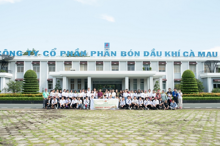 Phân bón Cà Mau - Tâm huyết khuyến học của một thương hiệu lớn