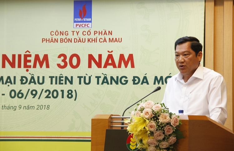 ca mau thay ao moi nho cum khi dien dam