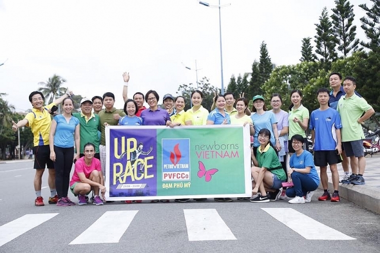 uprace 2019 team dam phu my chay bang trai tim