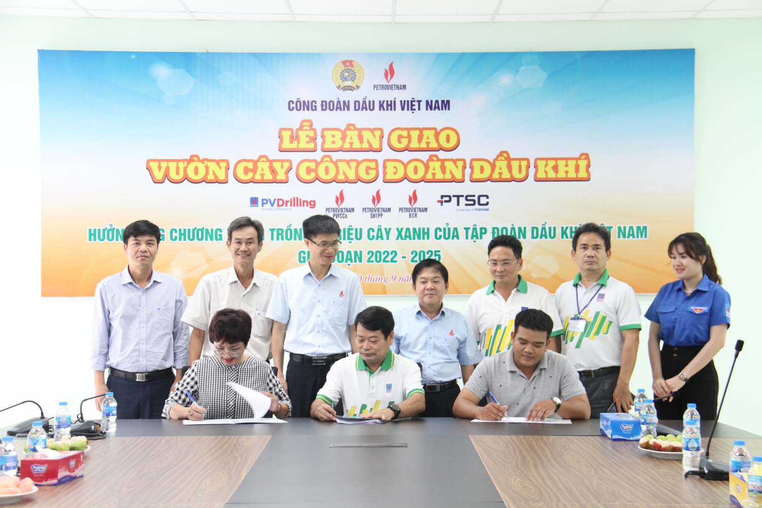 PVFCCo tham gia chương trình trồng 03 triệu cây xanh của Petrovietnam tại NMNĐ Sông Hậu 1
