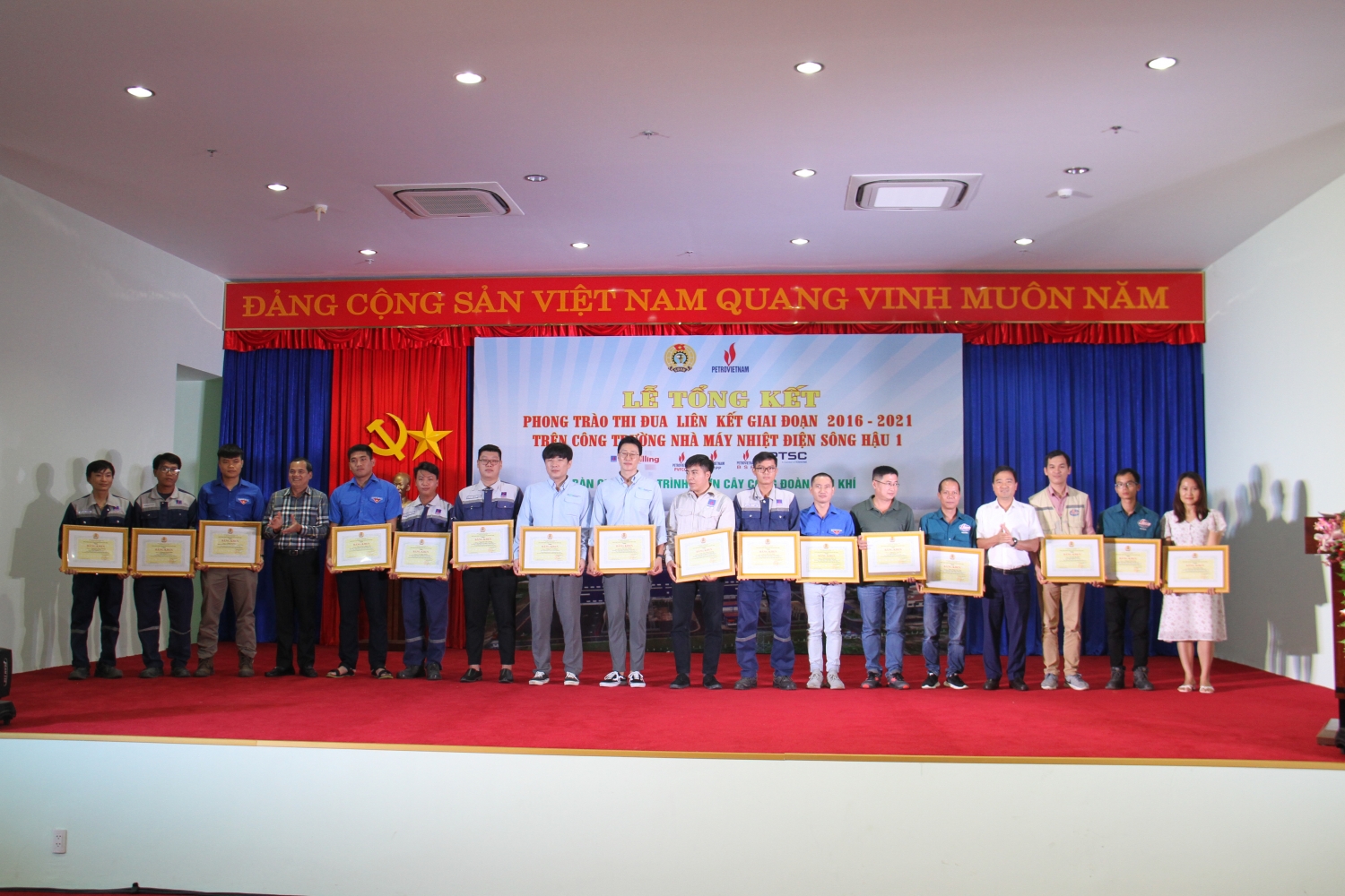 CĐ DKVN tổng kết 5 năm phong trào thi đua liên kết trên công trường NMNĐ Sông Hậu 1