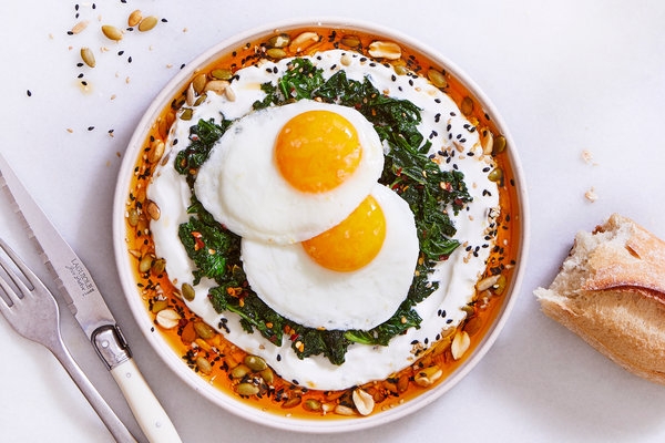 Chế độ ăn lành mạnh, giàu chất dinh dưỡng để sở hữu suối tóc dày đẹp