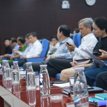 trao giai mot hanh dong nho voi rac thai nhua lon